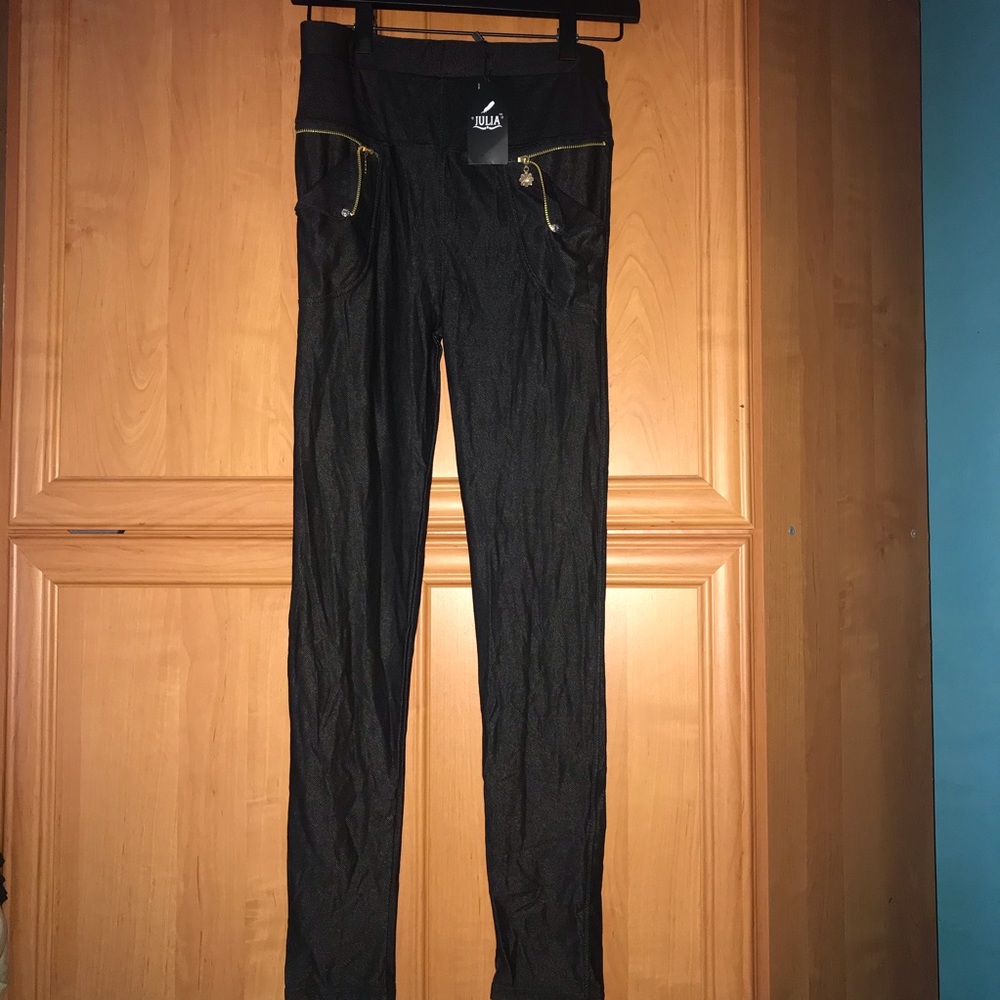Dark wash leggings